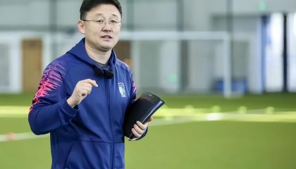 世界杯官方观看入口-意外！大连球迷都以为崔麒新赛季会走，结果英博离队公告却没他